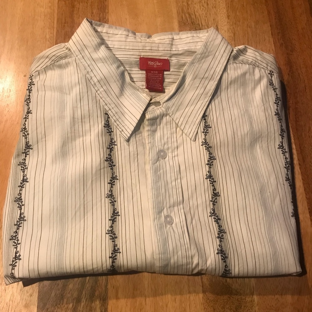 Mossimo XXL short-sleeved button down shirt.